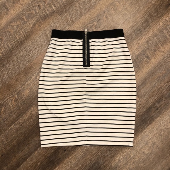 Forever 21 Striped Pencil skirt - Picture 1 of 4